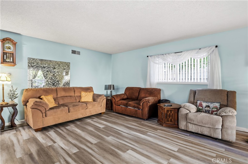 MLS #SR25276471 image #2