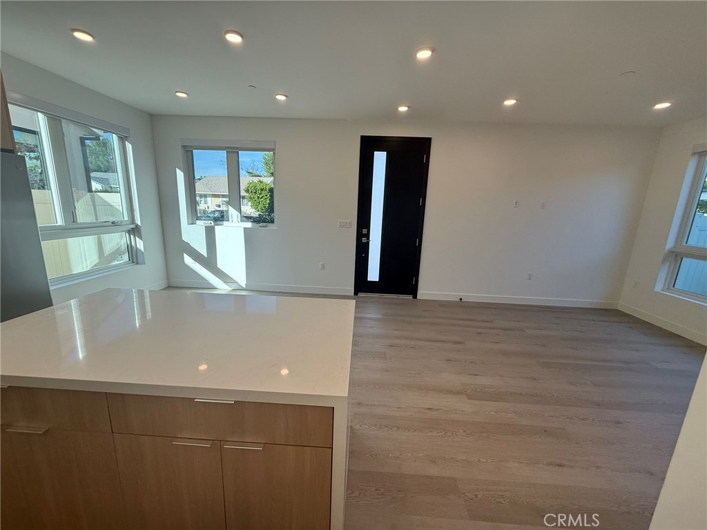 MLS #SR25276575 image #1