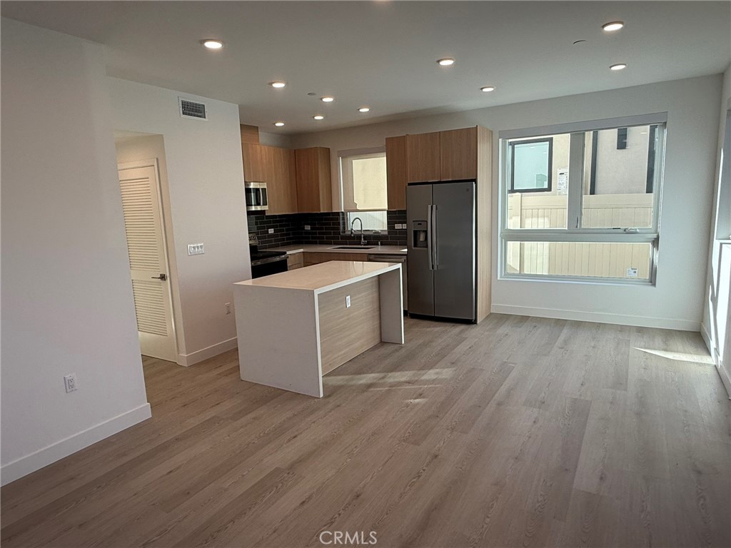 MLS #SR25276575 image #2