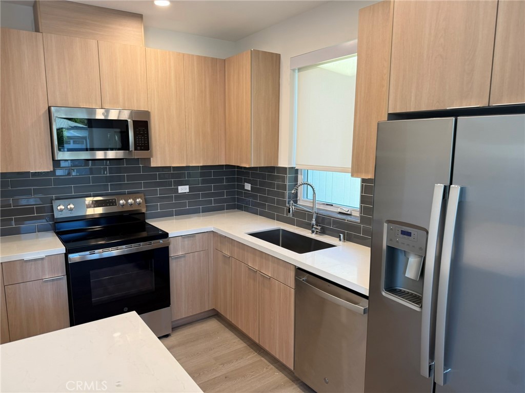 MLS #SR25276575 image #3