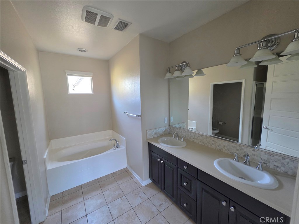 MLS #SR25276640 image #10