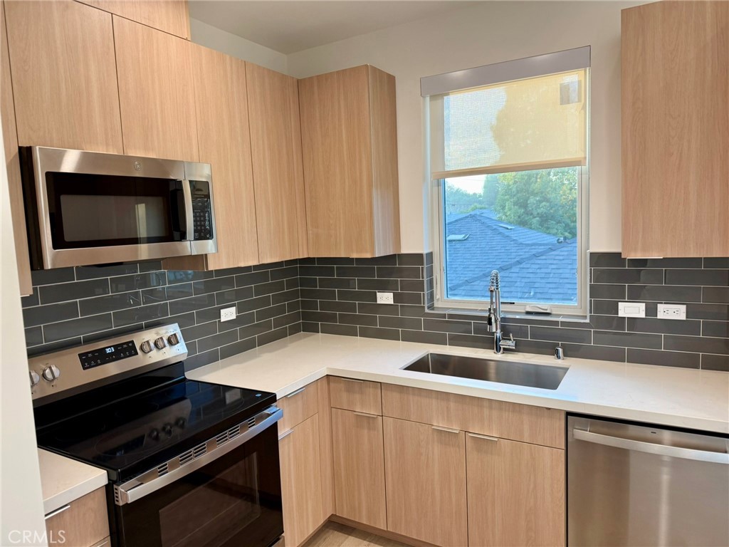 MLS #SR25276670 image #7