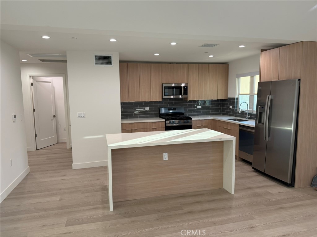 MLS #SR25276796 image #2