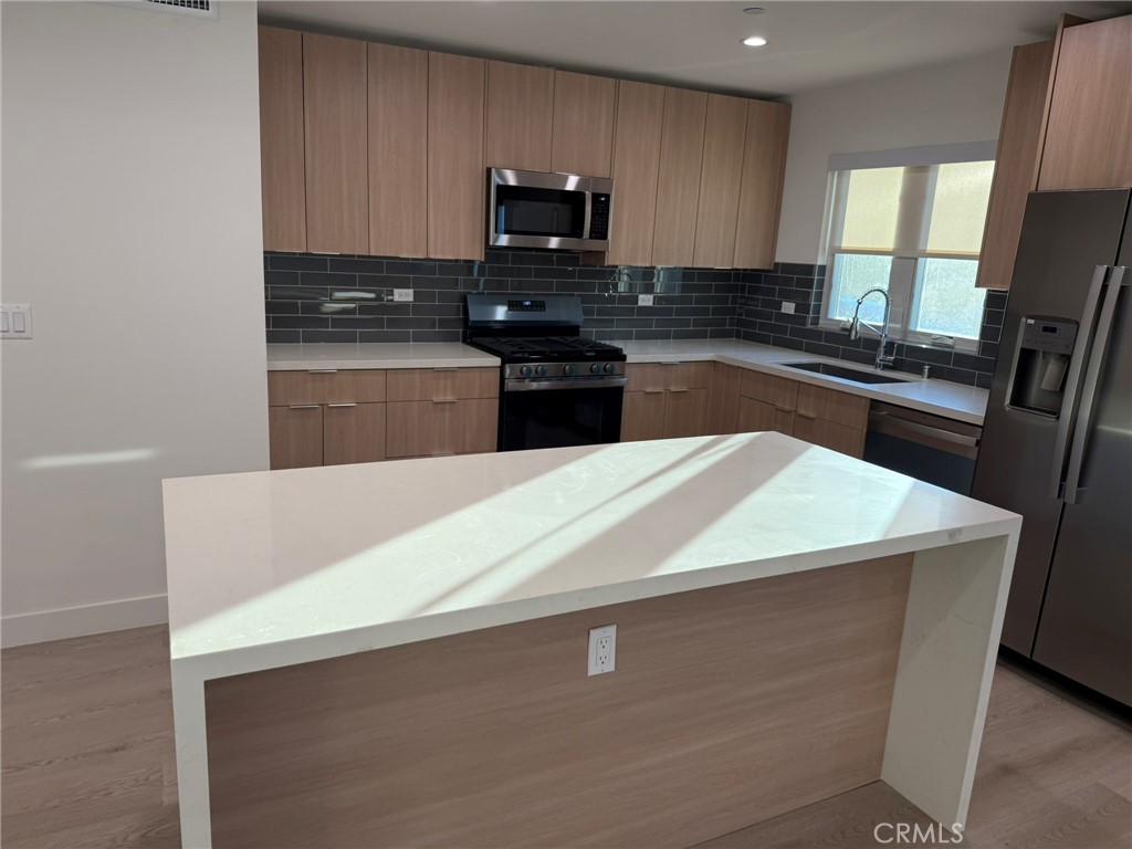 MLS #SR25276796 image #3