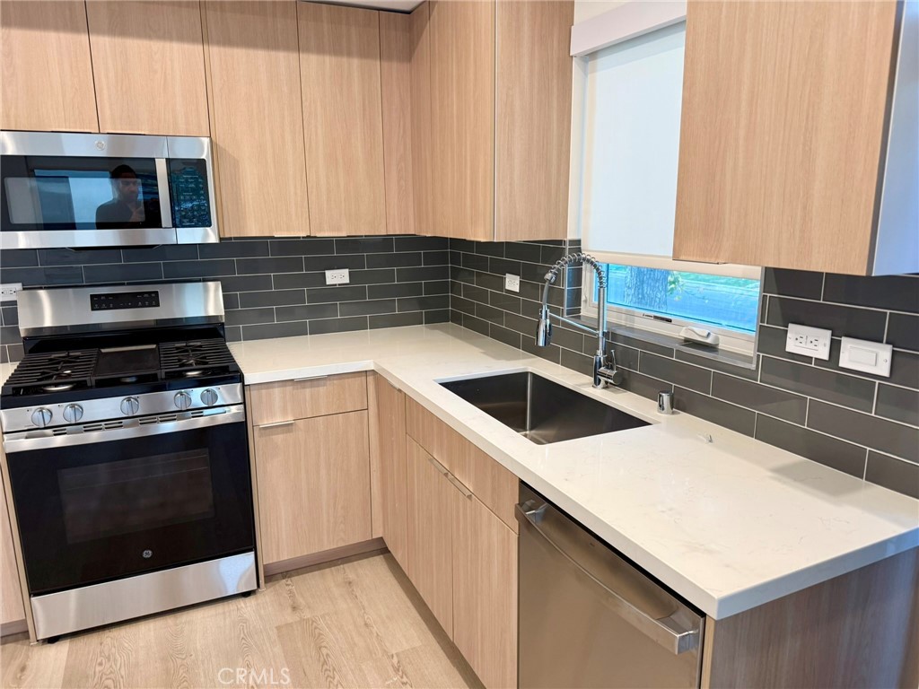 MLS #SR25276800 image #4