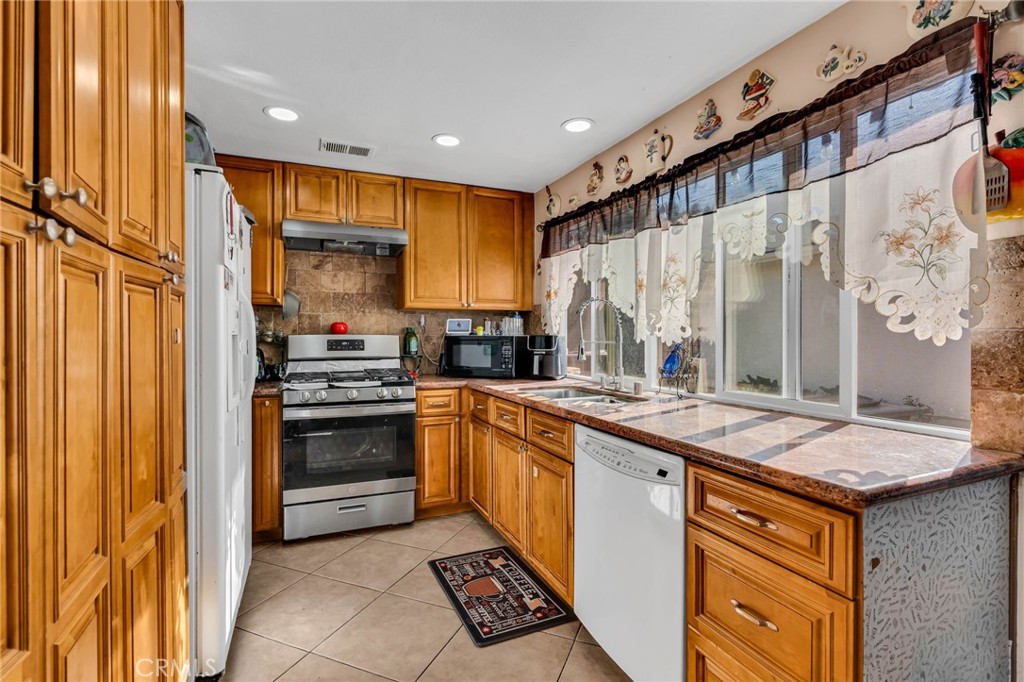 MLS #SR25276806 image #16