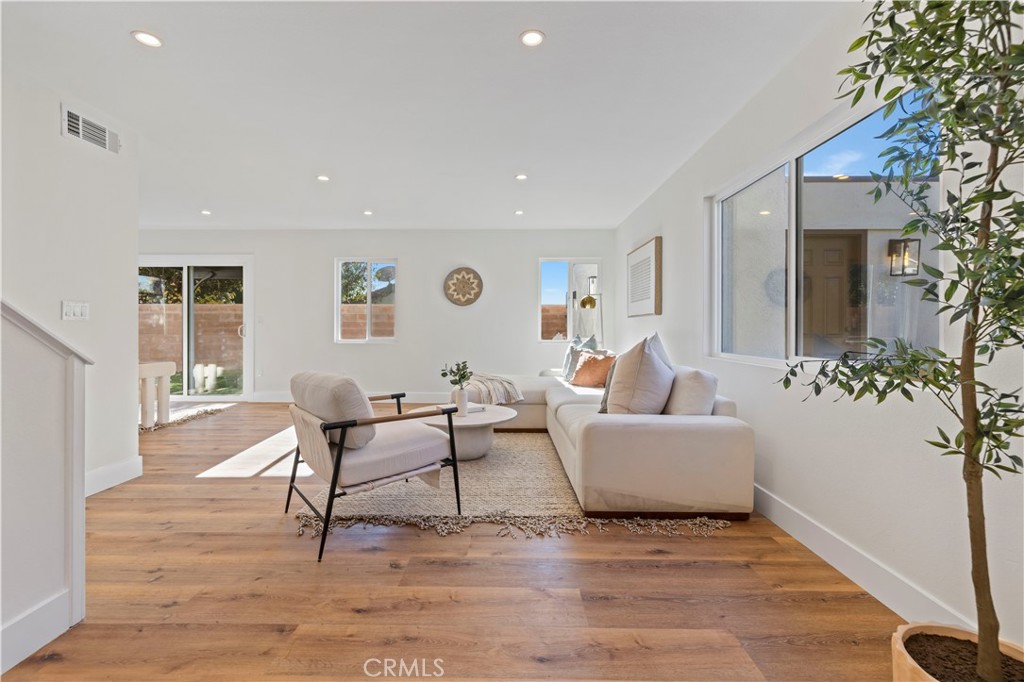 MLS #SR25276890 image #4