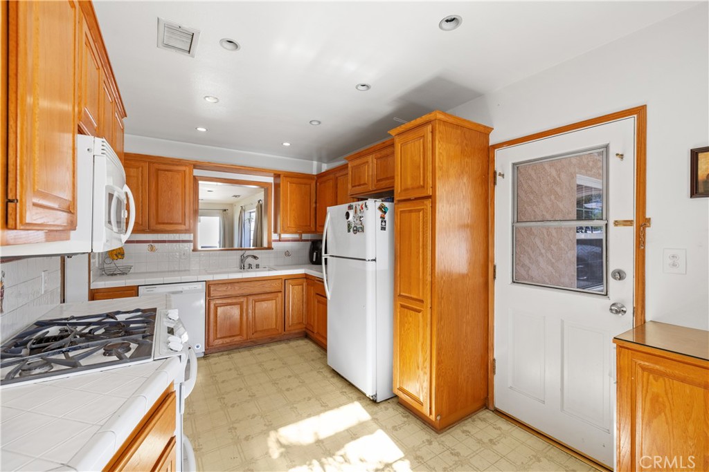 MLS #SR25276907 image #12