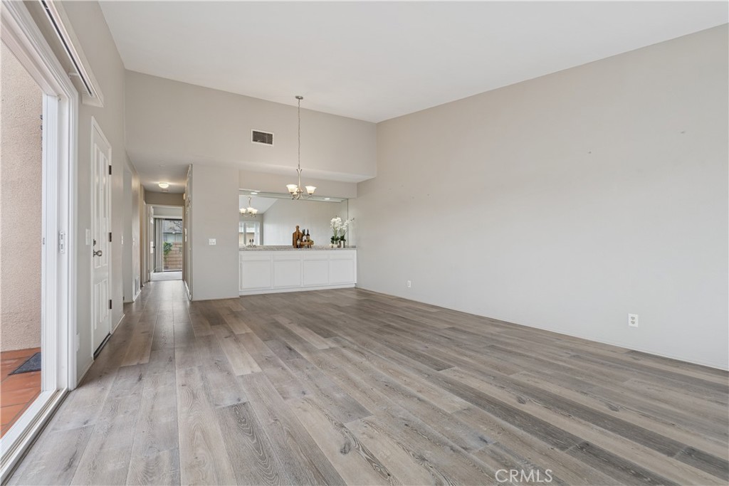 MLS #SR25277056 image #7