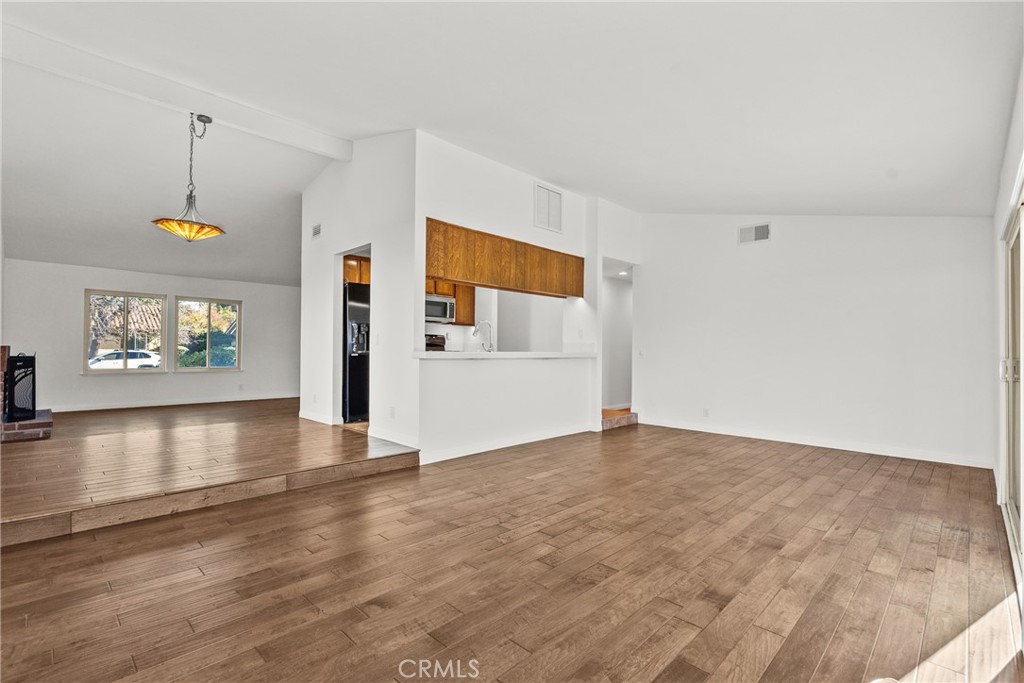 MLS #SR25277463 image #1