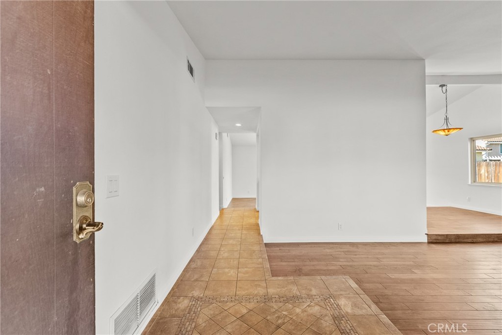 MLS #SR25277463 image #10