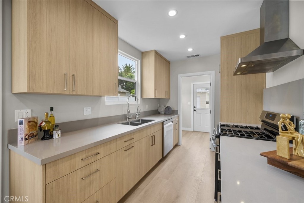 MLS #SR25277498 image #12