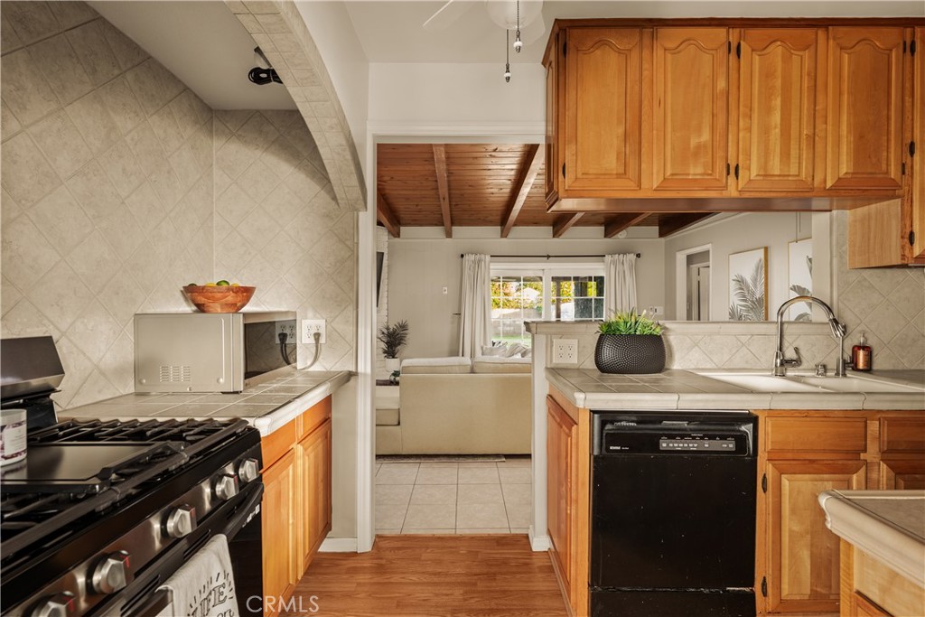 MLS #SR25277509 image #9