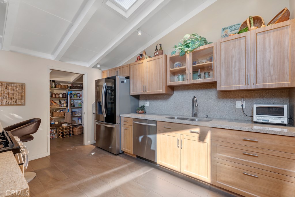 MLS #SR25277607 image #14