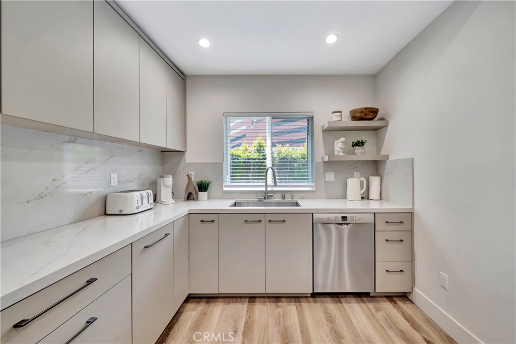 MLS #SR25277811 image #10