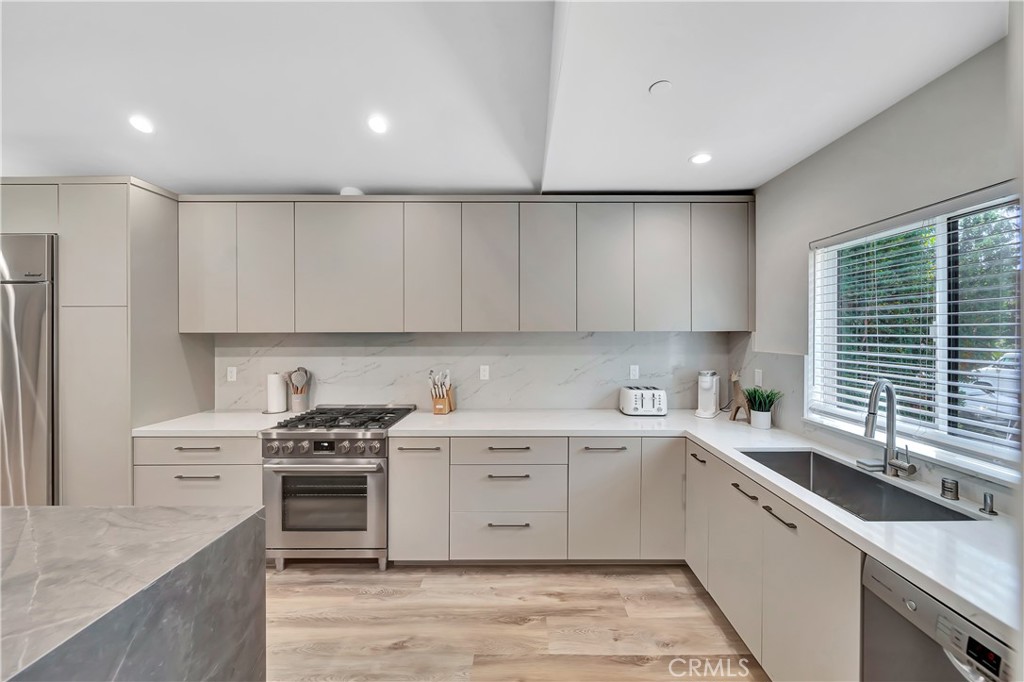 MLS #SR25277811 image #12