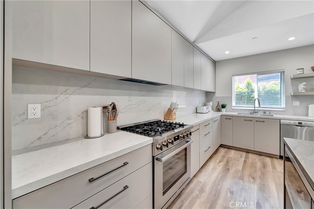 MLS #SR25277811 image #9