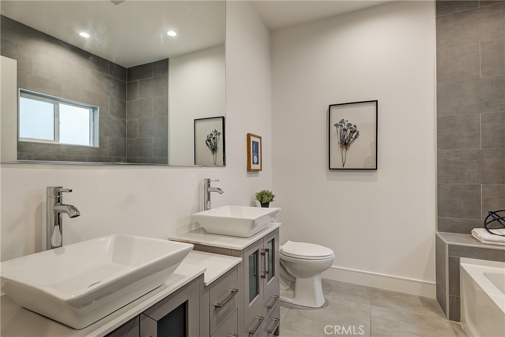 MLS #SR25277859 image #8