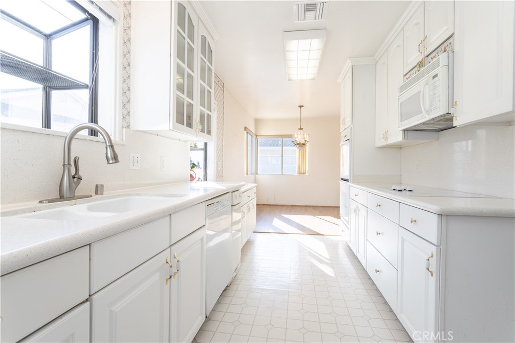 MLS #SR25278307 image #8