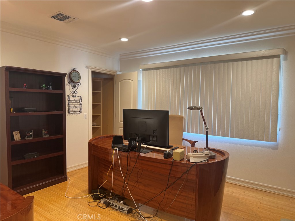 MLS #SR25278372 image #11