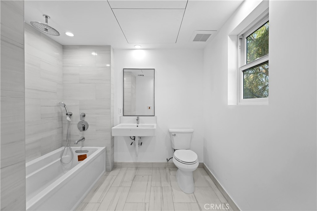 MLS #SR25278382 image #7