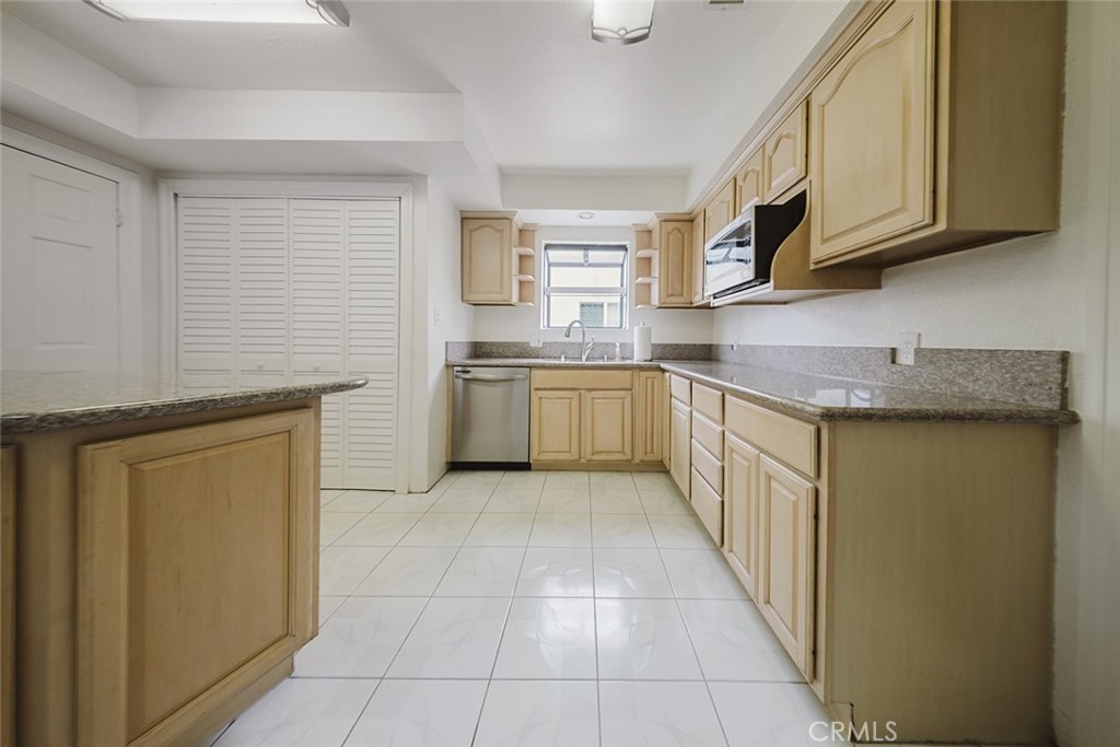 MLS #SR25278746 image #12