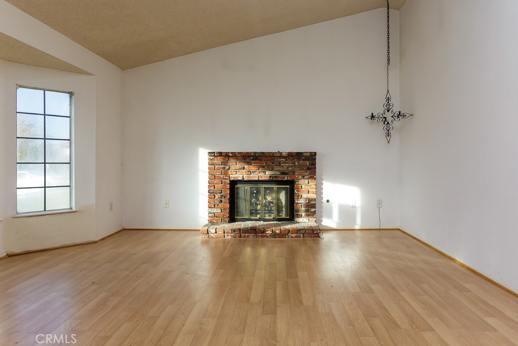 MLS #SR25278903 image #5