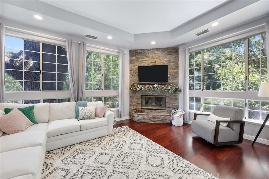 MLS #SR25279142 image #2