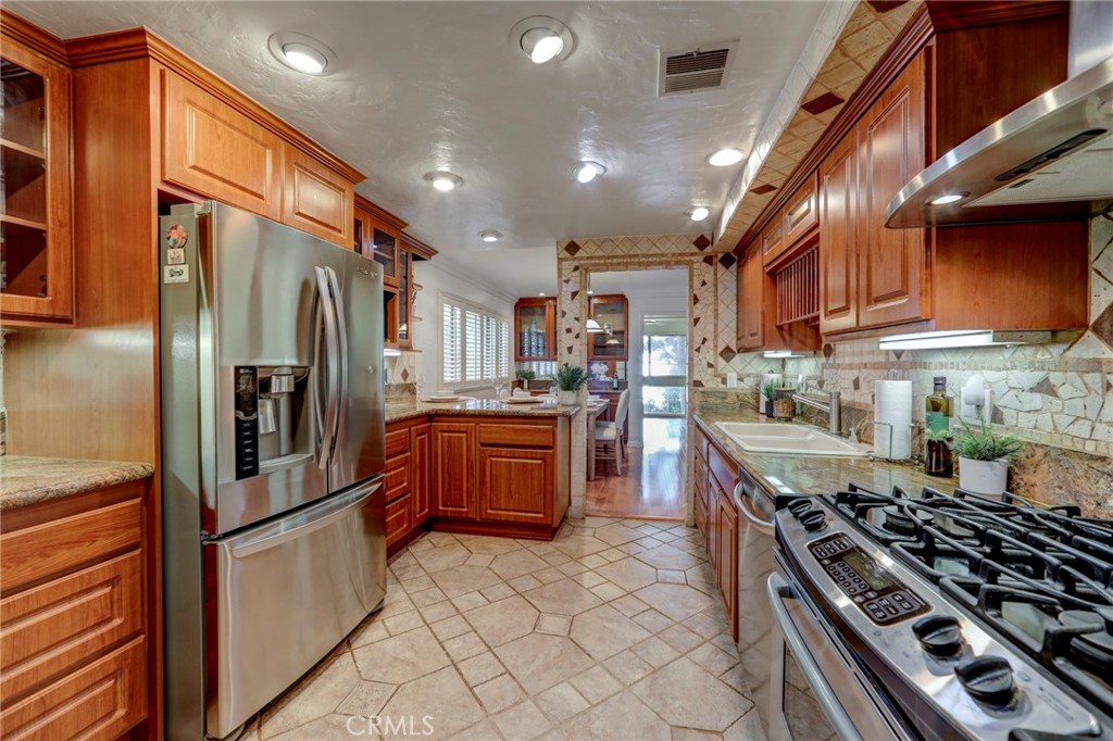 MLS #SR25280143 image #9