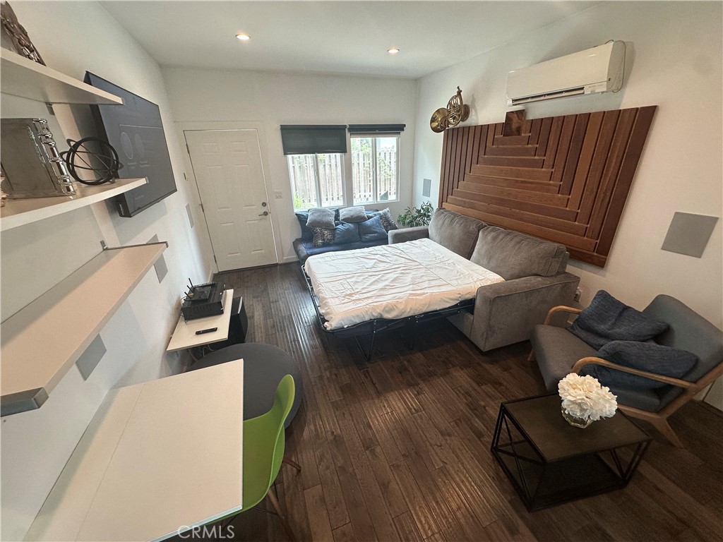 MLS #SR25280345 image #2