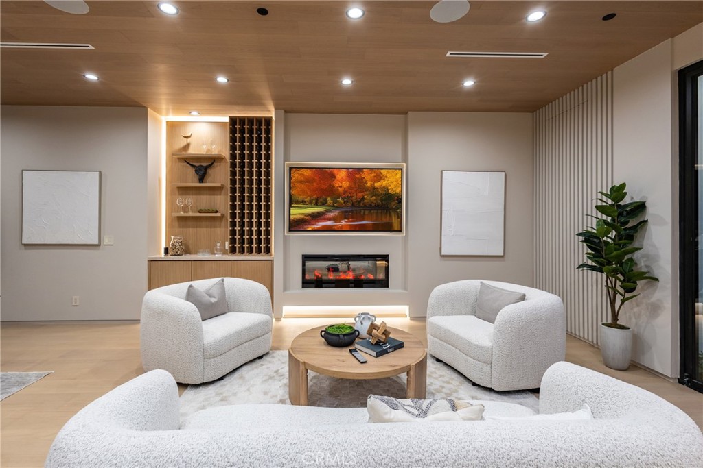 MLS #SR25280540 image #10