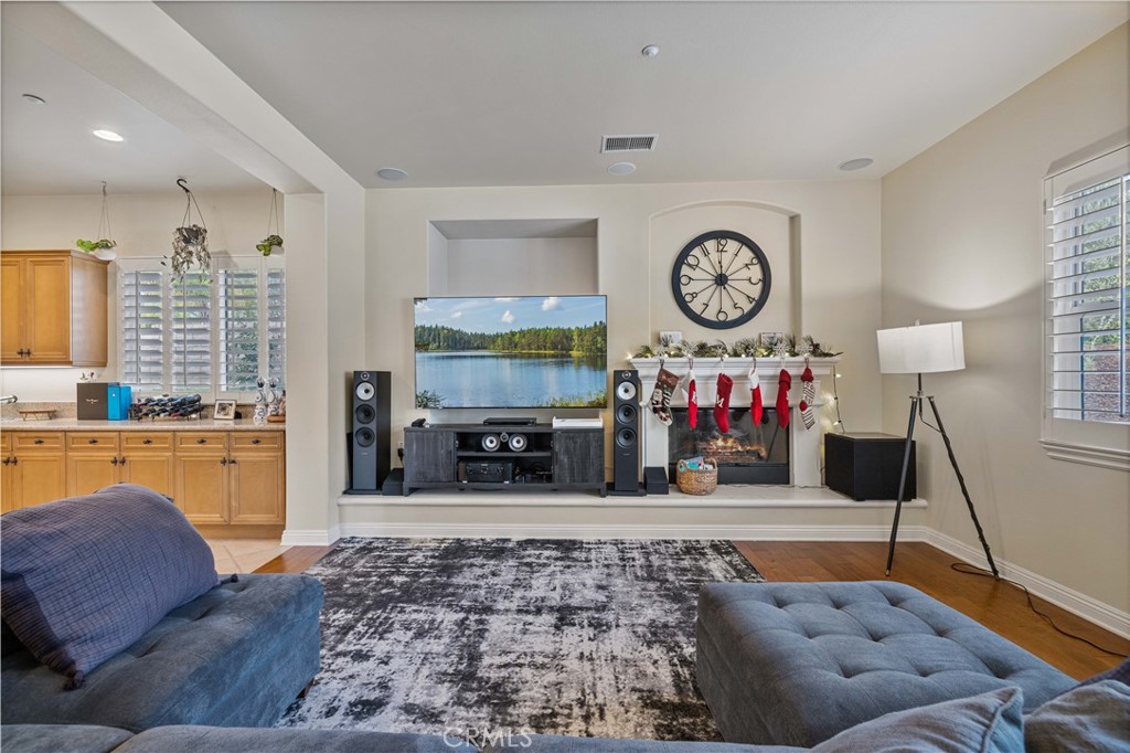 MLS #SR25280613 image #9