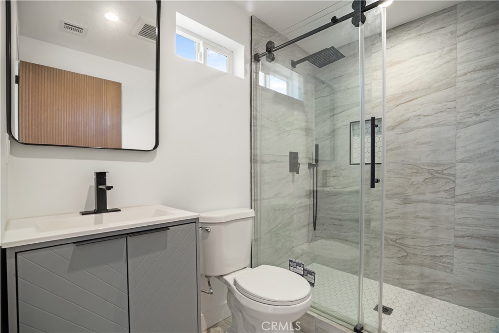 MLS #SR25280634 image #8