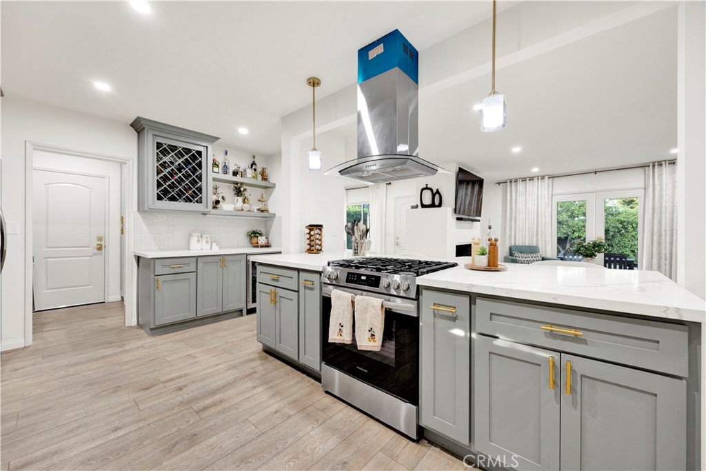 MLS #SR25280695 image #1