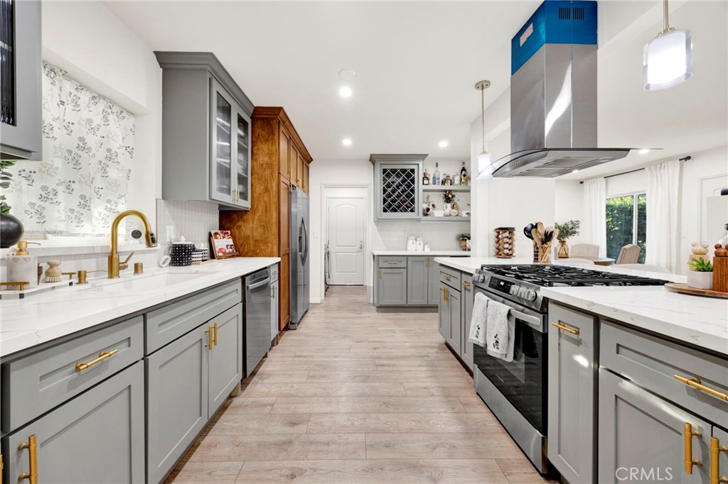 MLS #SR25280695 image #2