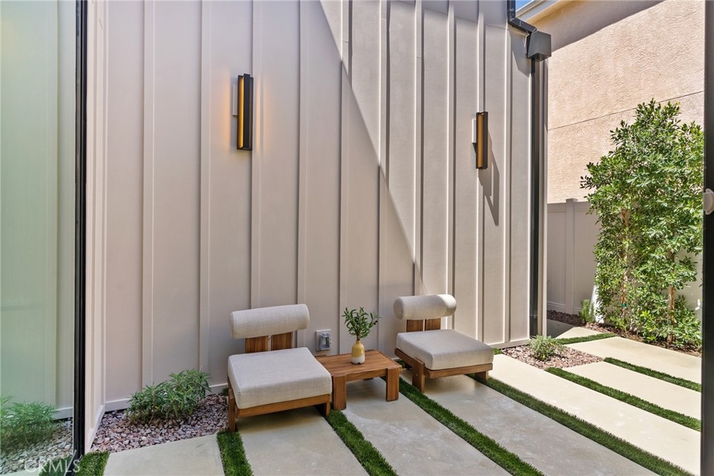 MLS #SR25253055 image #10