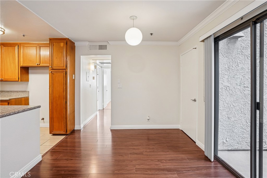 MLS #SR25281342 image #3