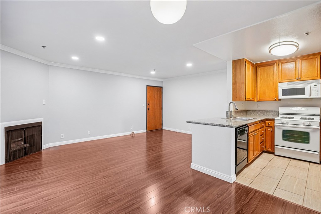 MLS #SR25281342 image #4