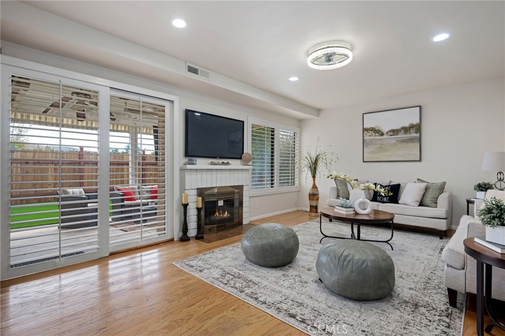 MLS #SR25282394 image #8