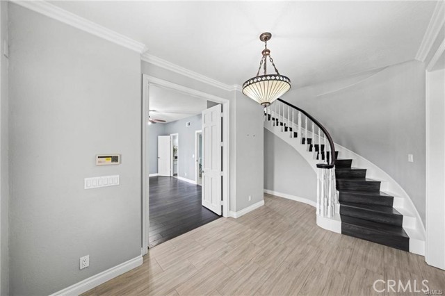 MLS #SW25004427 image #2