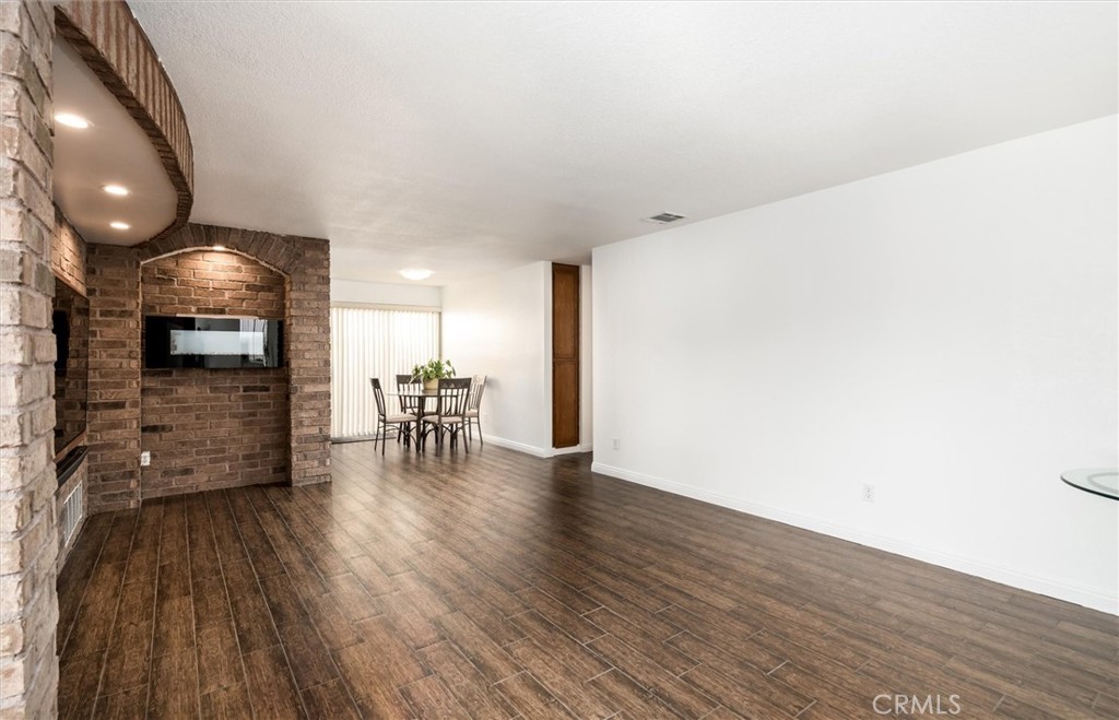 MLS #SW25105921 image #9