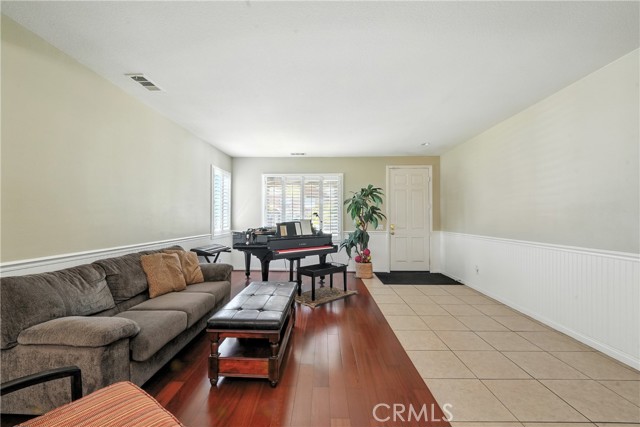 MLS #SW25165635 image #1