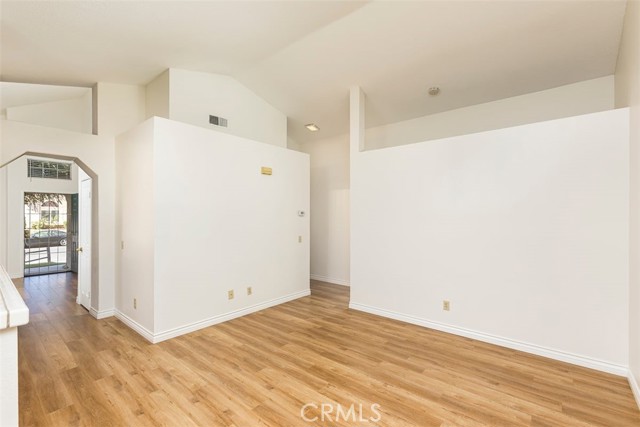 MLS #SW25201063 image #6