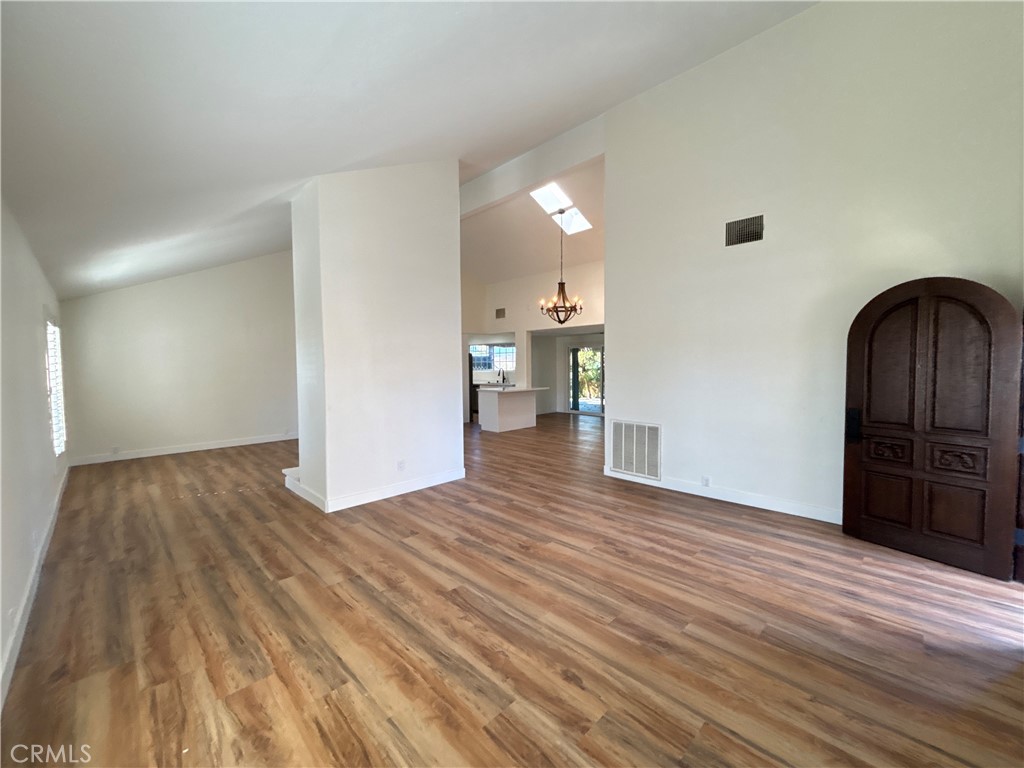 MLS #SW25217031 image #5