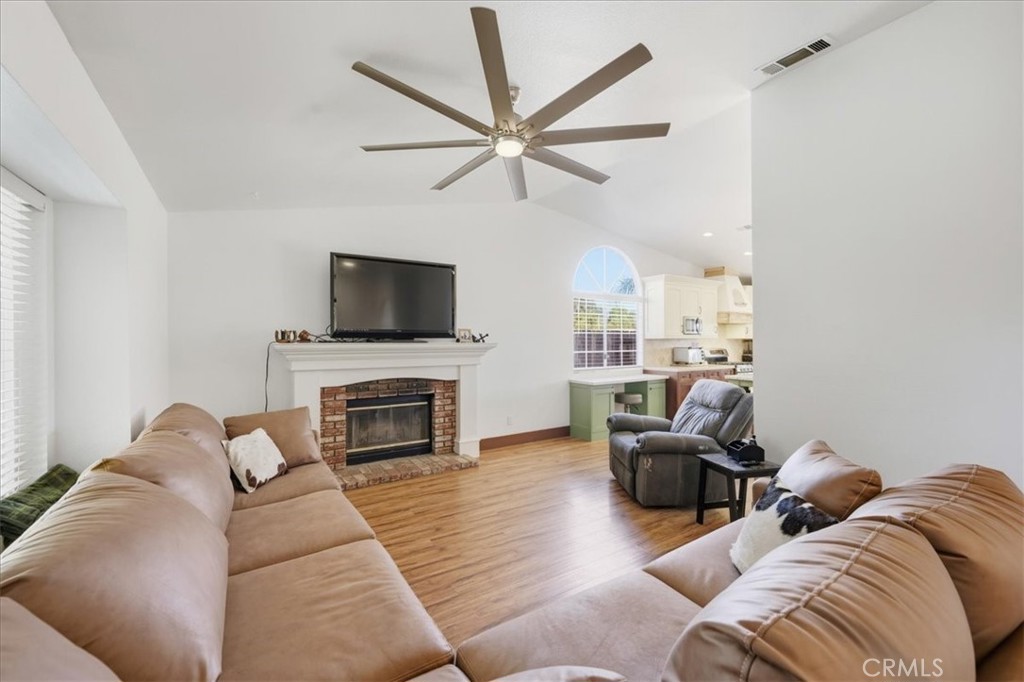 MLS #SW25219003 image #3