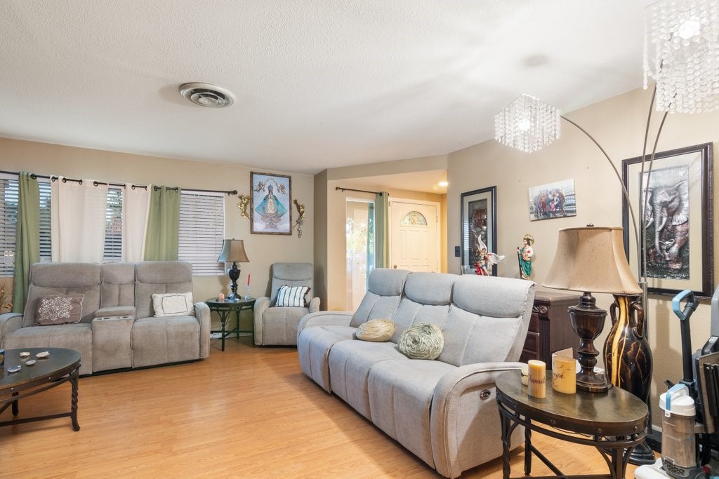 MLS #SW25240590 image #3