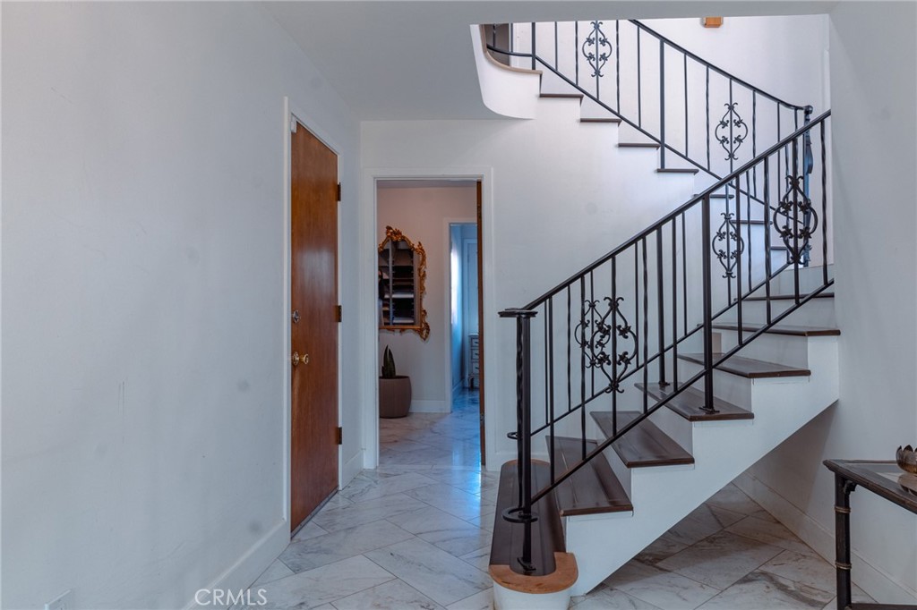 MLS #SW25243086 image #2