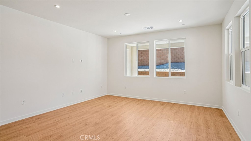 MLS #SW25263101 image #4