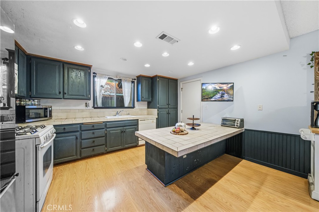 MLS #SW25267614 image #9