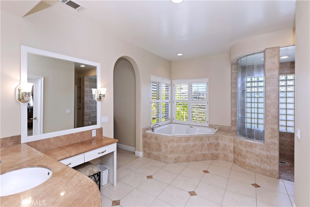 MLS #SW25273016 image #30